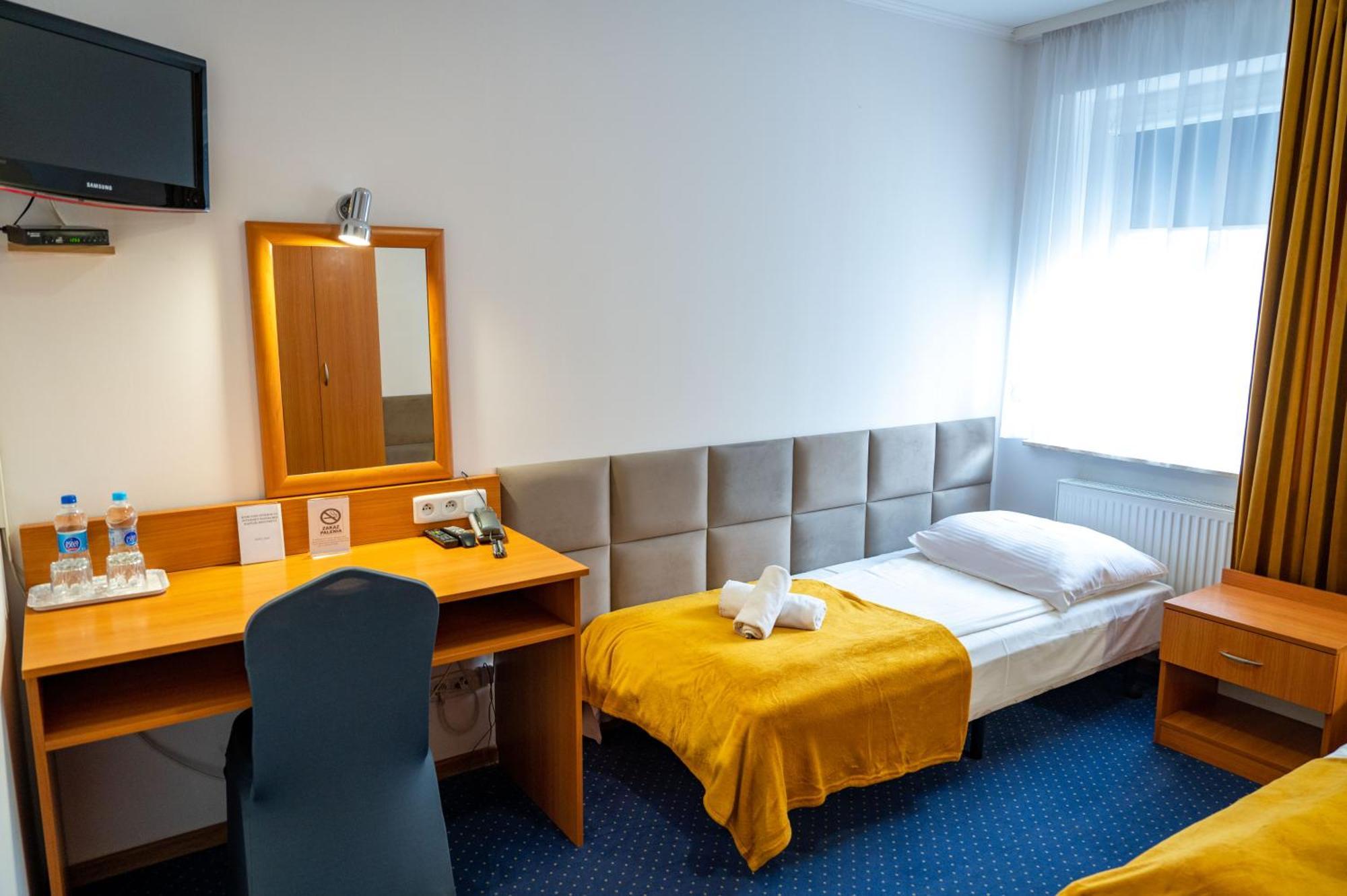 Hotel Duet Chełm Exterior foto